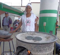Palmeadoras de Tlaxiaco, el oficio en abandono por los gobiernos de Oaxaca